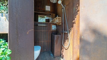 Deluxe Cabin, 1 Queen Bed, Terrace, Sea View | 1 bedroom, free minibar items, soundproofing, free WiFi