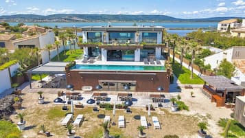 Mini-bar avec articles gratuits, chambres insonorisées, Wi-Fi gratuit