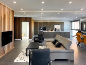 Deluxe Apartment, 2 Bedrooms, Terrace, City View | Living area | Table tennis - La Villa Miramar (Frontignan)