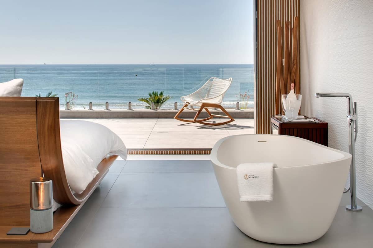 Chambre Double Deluxe, 1 trĂšs grand lit, vue mer