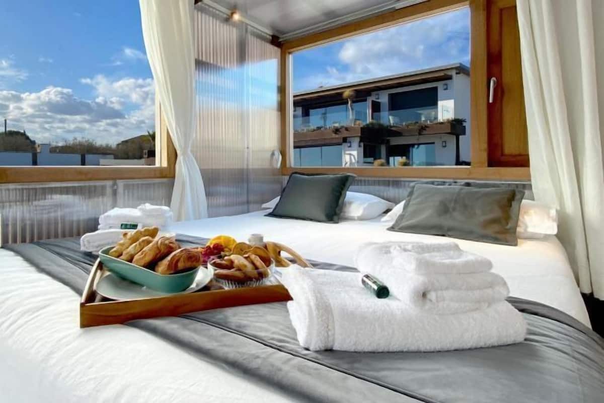 1 bedroom, free minibar items, soundproofing, free WiFi