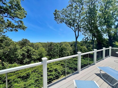 Private and pet friendly with expansive back deck