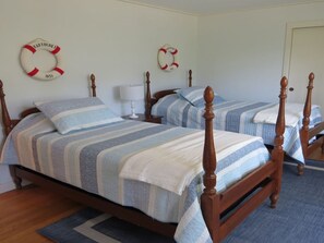 3 habitaciones, tabla de planchar con plancha y acceso a internet