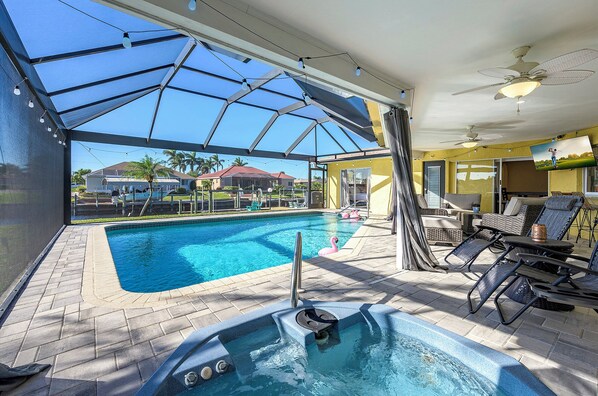 A heated pool - New! Gulf Breeze Haven: Pet Friendly | Heated Pool & Spa | Gulf Access (Cape Coral)