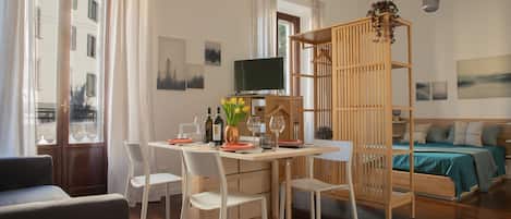 Studio | Dining room