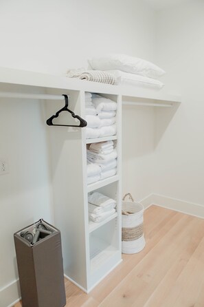 Interior - The Principal: Modern Townhome in Downtown (Chillicothe)