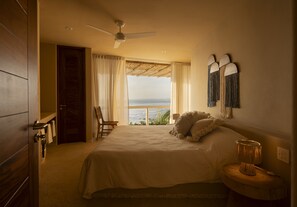 Coco 301 | Decoración individual, mobiliario individual, wifi gratis y ropa de cama