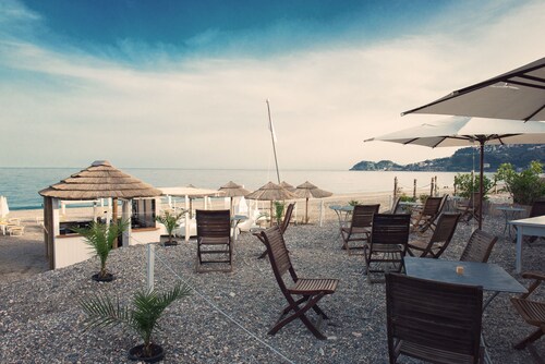 The Terrace by the Sea