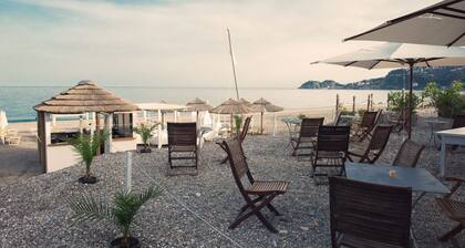 The Terrace by the Sea
