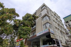 ด้านหน้าที่พัก