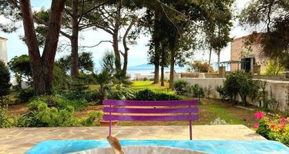 Small villa at seafront and 10 min walk from Carloforte