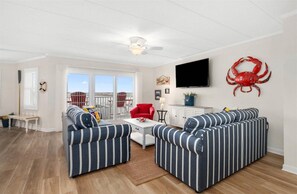 TV - Downtown 2 Bedroom White Marlin Condo short walk to the Beach and Boardwalk! (Ocean City)