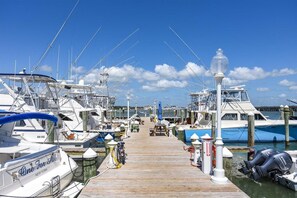 Marina - Downtown 2 Bedroom White Marlin Condo short walk to the Beach and Boardwalk! (Ocean City)