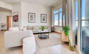 Apartment, Smoking | 3 bedrooms - Chic Beachside 3BR Living at the Palm (Dubai)