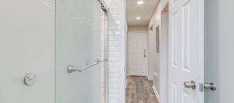 Lovely Pittsburgh Apartment ~ 5 Mi to Downtown!