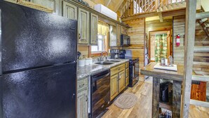 Unclassified image, 2 of 25, button - Sevierville Log Cabin w/ Hot Tub Near Dollywood! (Sevierville)