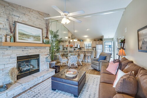 Lakefront Osage Beach Abode w/ Grill & Pool Access