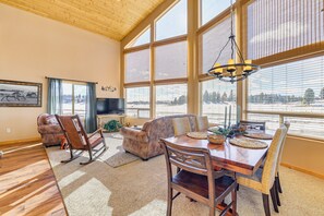 Dining - Cozy Duck Creek Village Cabin w/ Hot Tub & Views! (Duck Creek Village)