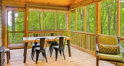 Smoky Mountain Cabin w/ Fire Pit & Stunning Views!