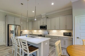 Interior - Vibrant Ocala Townhome: Close to Golf Club & Wec! (Ocala)