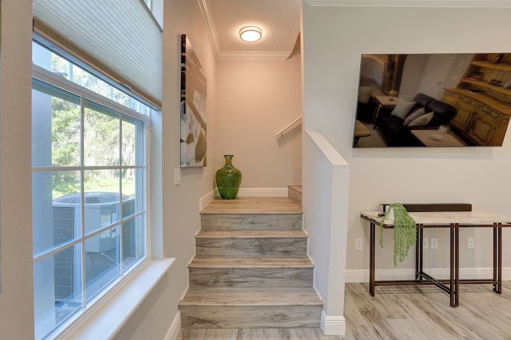 Modern Ocala Townhome Near Golf Club & Wec! - Fairfield, FL