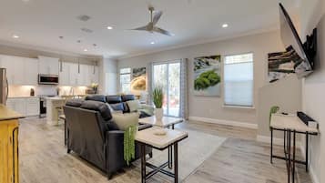 Apartment (3 Bedrooms) | Front of property