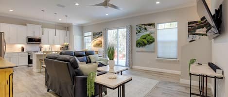 Apartment (3 Bedrooms) | Front of property