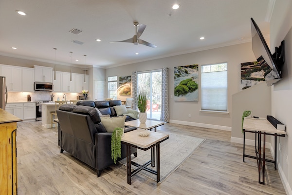 Apartment (3 Bedrooms) | Front of property