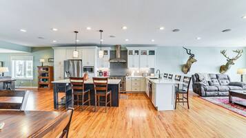 Rumah (4 Bedrooms) | Interior