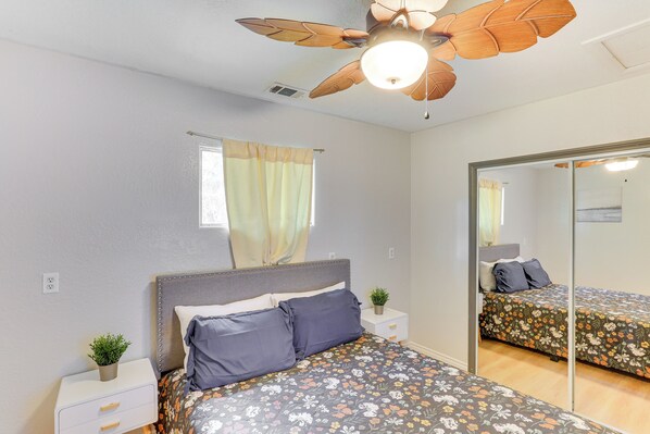 House (4 Bedrooms) | Interior - Crestline Home w/ Private Hot Tub: Steps to Lake! (Crestline)