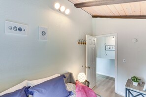 House (4 Bedrooms) | Interior - Crestline Home w/ Private Hot Tub: Steps to Lake! (Crestline)