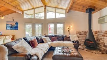 House (2 Bedrooms) | Front of property