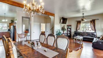 House (4 Bedrooms) | Interior