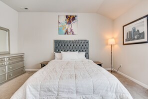 Apartment (3 Bedrooms) - Union City Townhome: 17 Mi to Downtown Atlanta! (Union City)