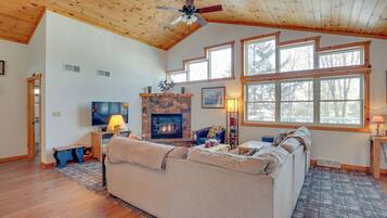 Rumah (2 Bedrooms) | Interior