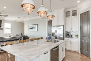 Microwave, oven, stovetop, dishwasher - Luxe Freeport Home: Steps to the Sand! (Freeport)