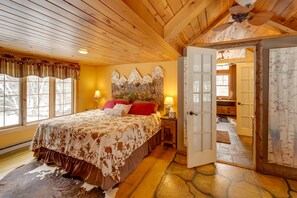 3 bedrooms, laptop workspace, iron/ironing board, bed sheets