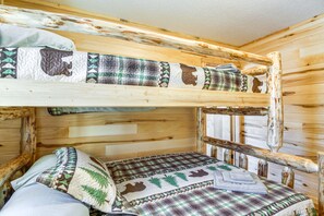 3 bedrooms, bed sheets
