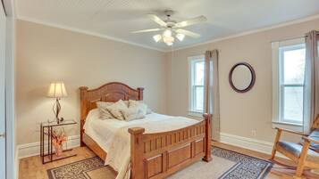 4 bedrooms, bed sheets