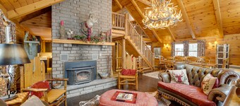 Idyllic Cabin Getaway w/ Hot Tub By Titus Mountain