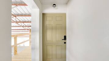 Apartment (0 Bedroom) | Interior