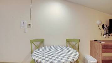 Apartment (0 Bedroom) | Interior