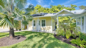 Apartment (0 Bedroom) | Interior