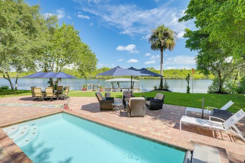 Riverfront Florida Studio w/ Pool & Hot Tub Access