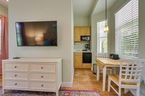 Apartment (0 Bedroom) | Interior