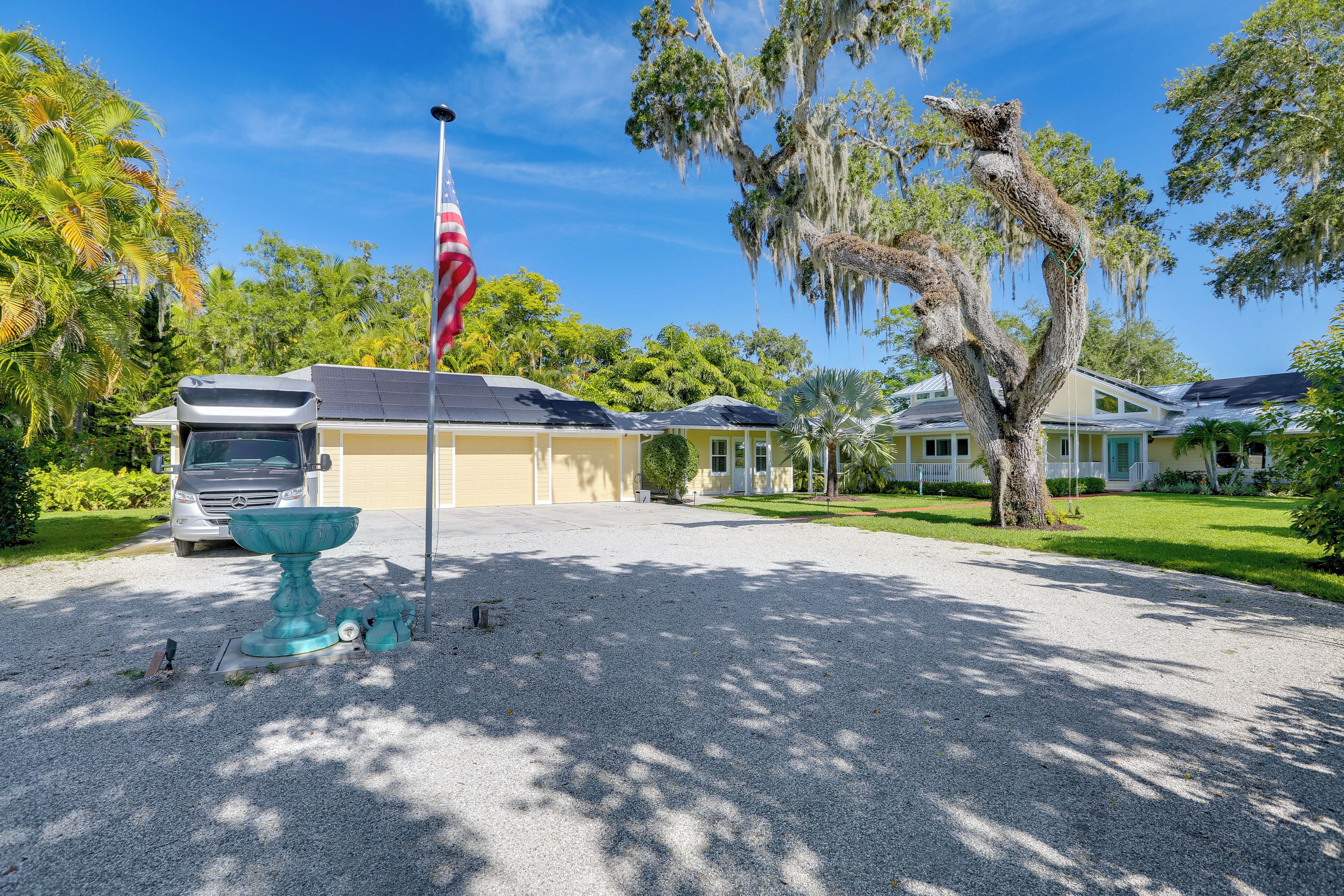 Apartment (0 Bedroom) | Interior