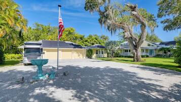 Apartment (0 Bedroom) | Interior