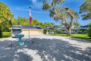 Apartment (0 Bedroom) | Interior - Riverfront Florida Studio w/ Pool & Hot Tub Access (LaBelle)