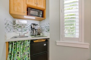 Apartment (0 Bedroom) | Interior - Riverfront Florida Studio w/ Pool & Hot Tub Access (LaBelle)