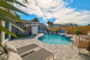 Lämmitetty uima-allas